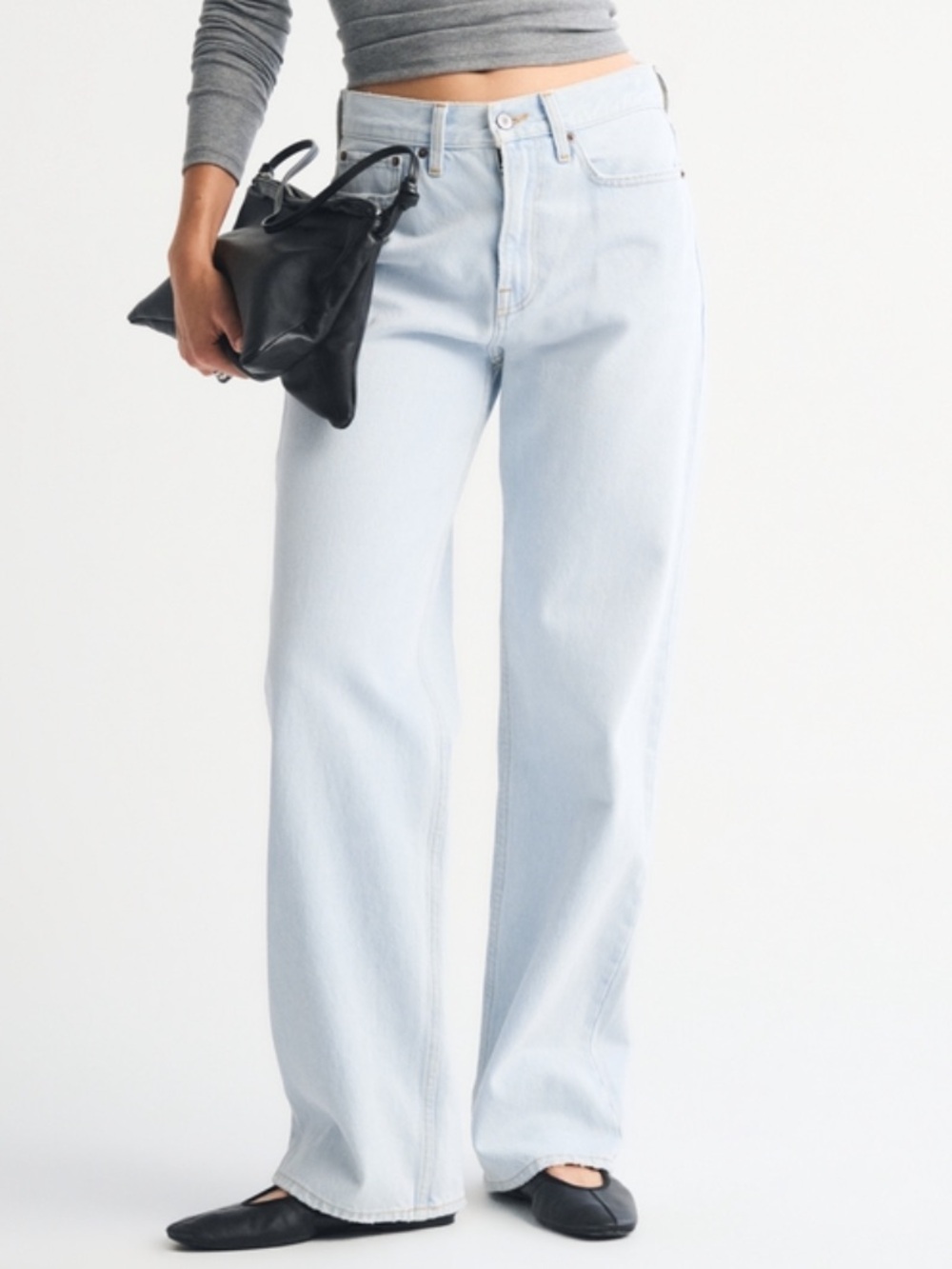 Abercrombie and Fitch mid rise slouchy Jean light classic fit size 27R